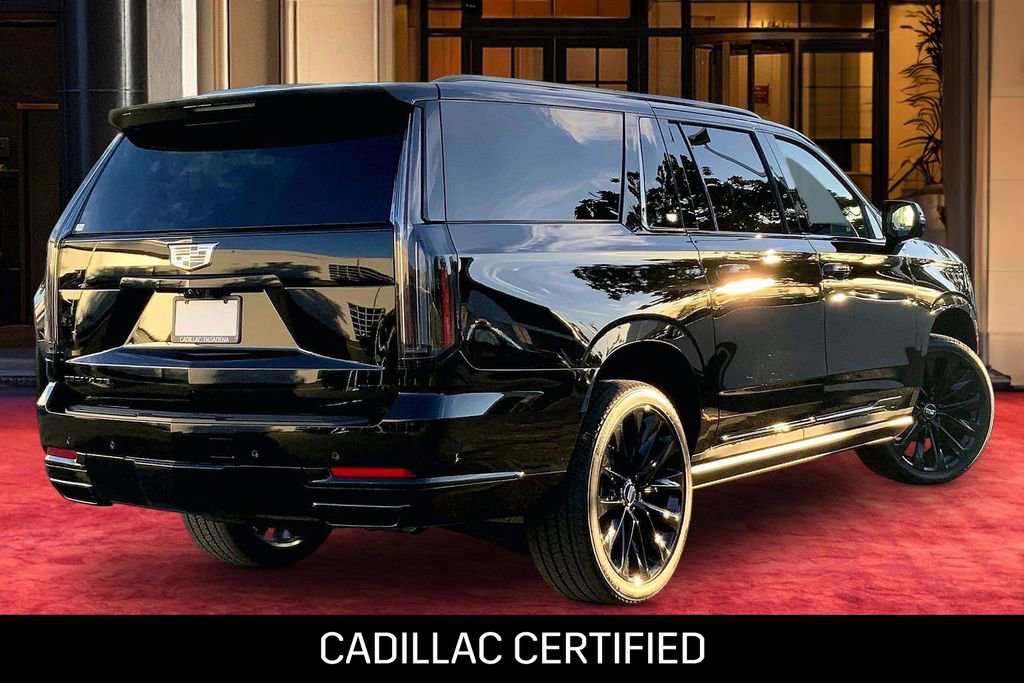 Used 2026 Cadillac Escalade ESV Platinum Sport image 6