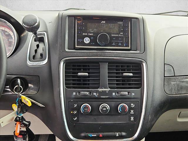 Used 2013 Dodge Grand Caravan American Value Package w/ UConnect Hands-Free Group FWD image 13