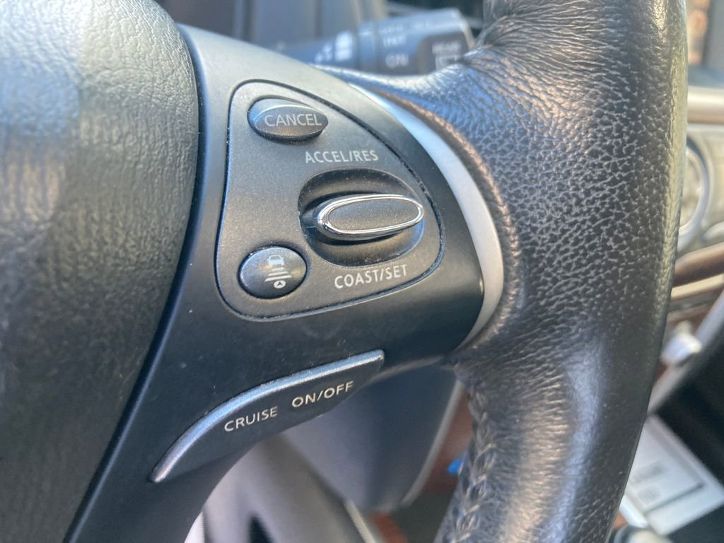 Used 2020 Nissan Pathfinder Platinum image 39