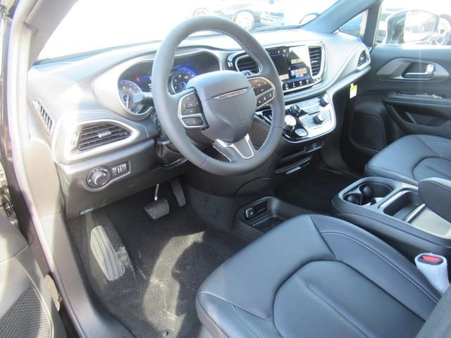 New 2027 Chrysler Pacifica Select FWD image 14
