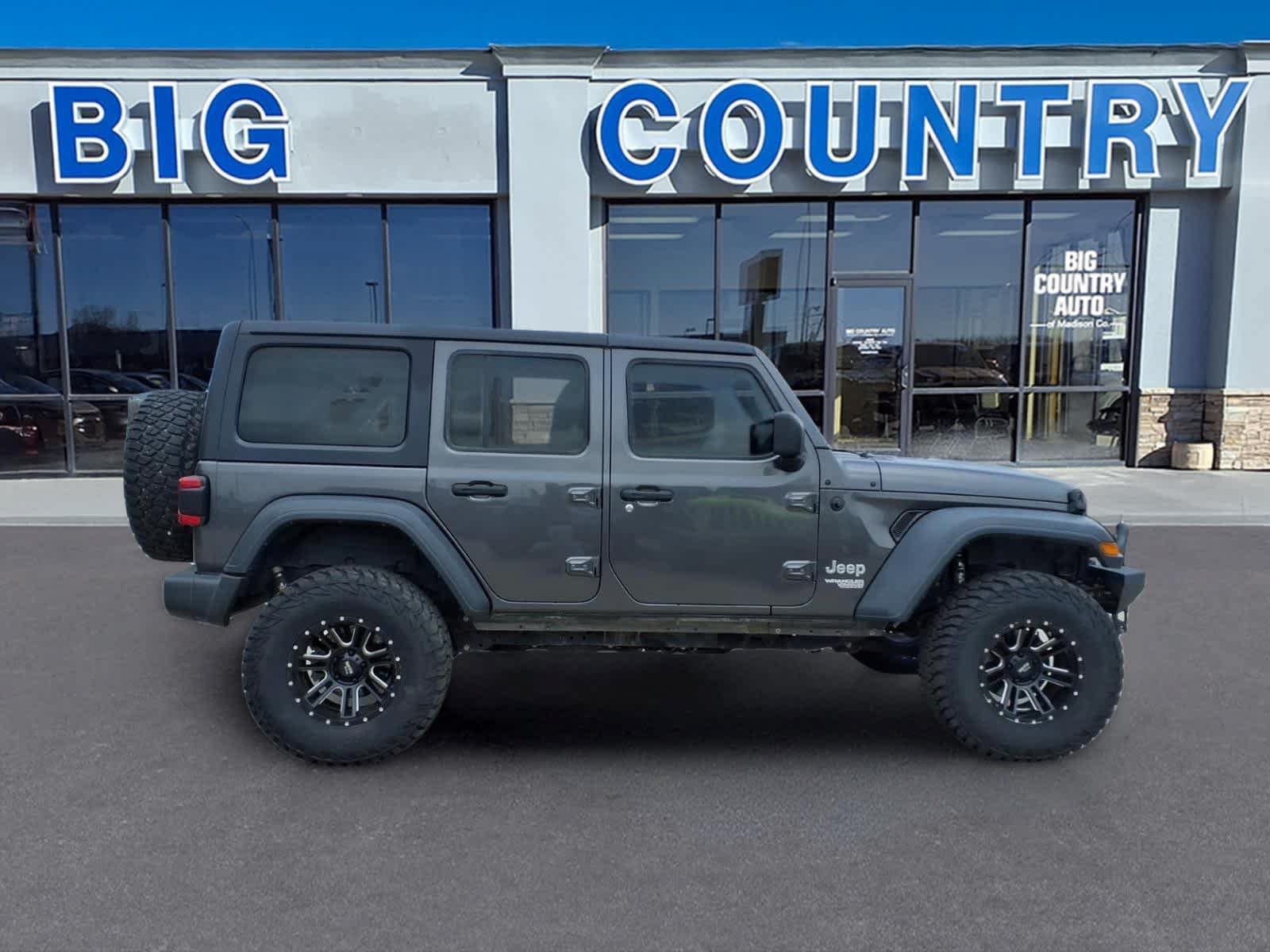Used 2018 Jeep Wrangler Unlimited Sport S AWD/4WD image 3