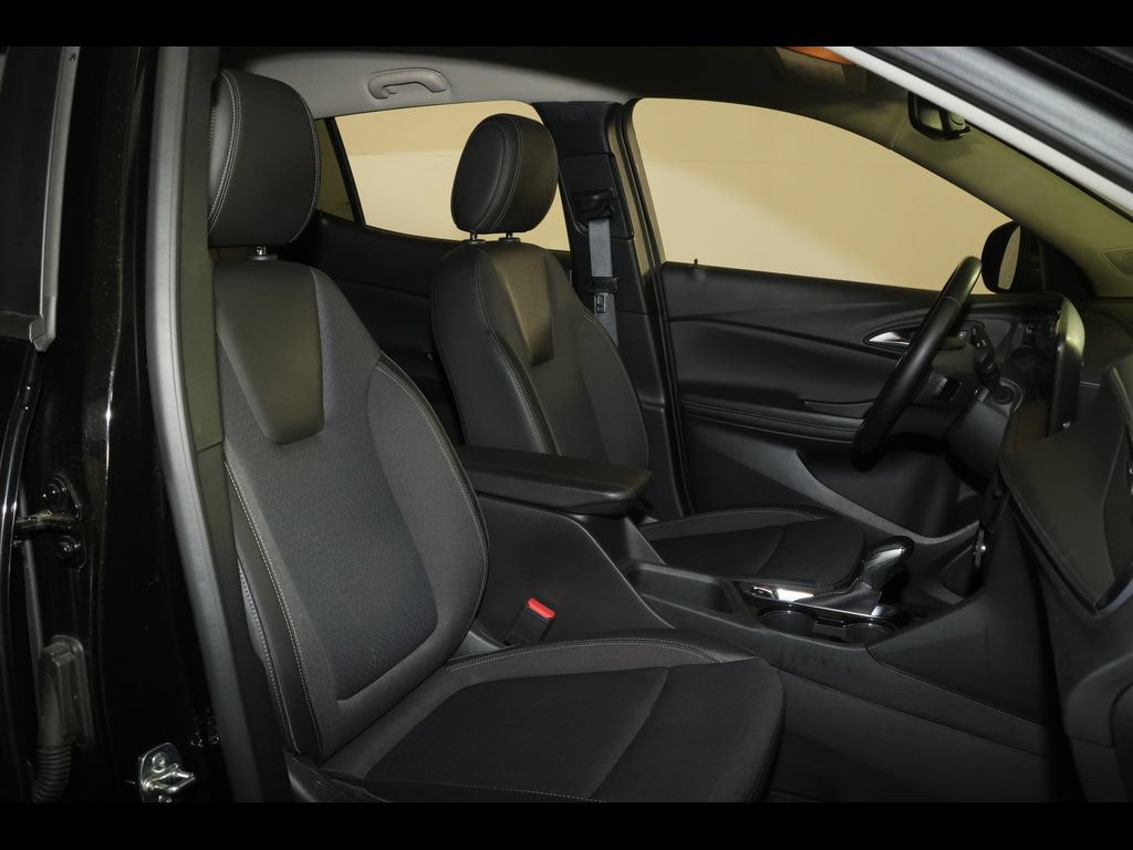 Used 2025 Buick Encore GX Preferred FWD image 27