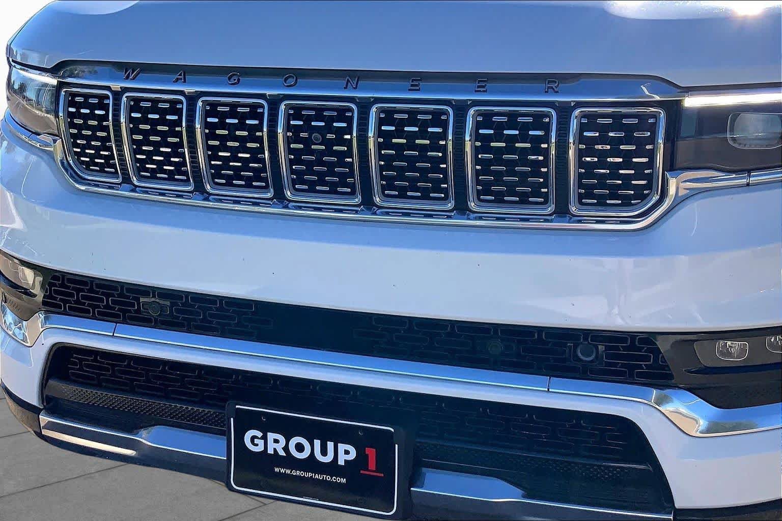 Used 2024 Jeep Grand Wagoneer L Series III AWD/4WD image 30