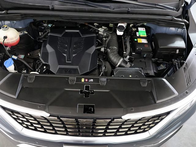 Used 2022 Kia Carnival SX FWD image 40