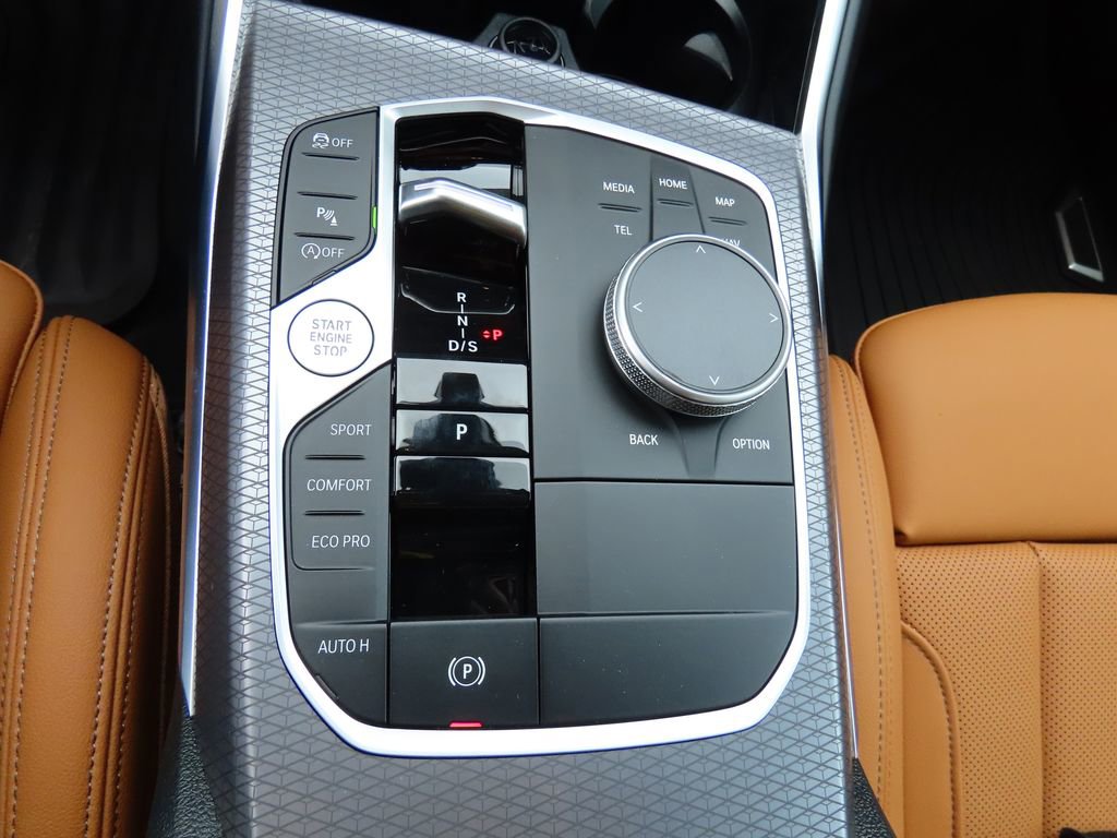 New 2026 BMW 330i xDrive Sedan w/ Premium Package image 30