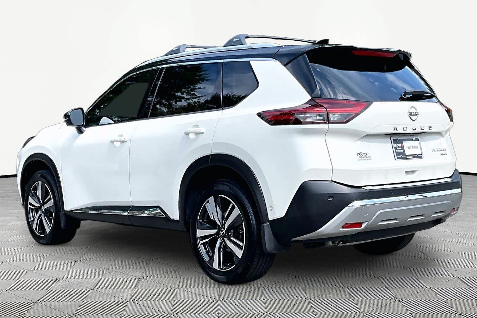 Used 2023 Nissan Rogue Platinum AWD/4WD image 12