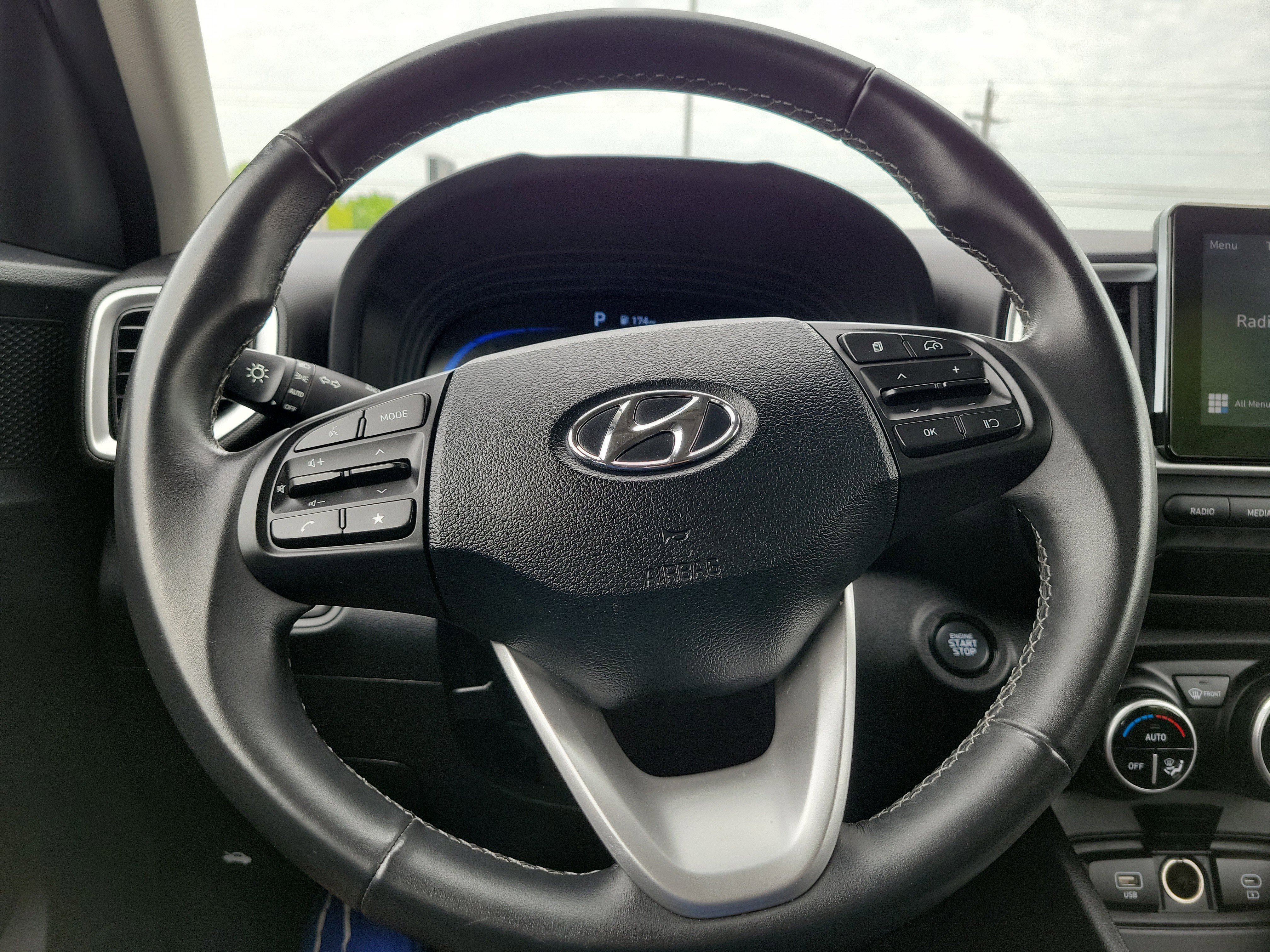 Used 2025 Hyundai Venue SEL FWD image 22