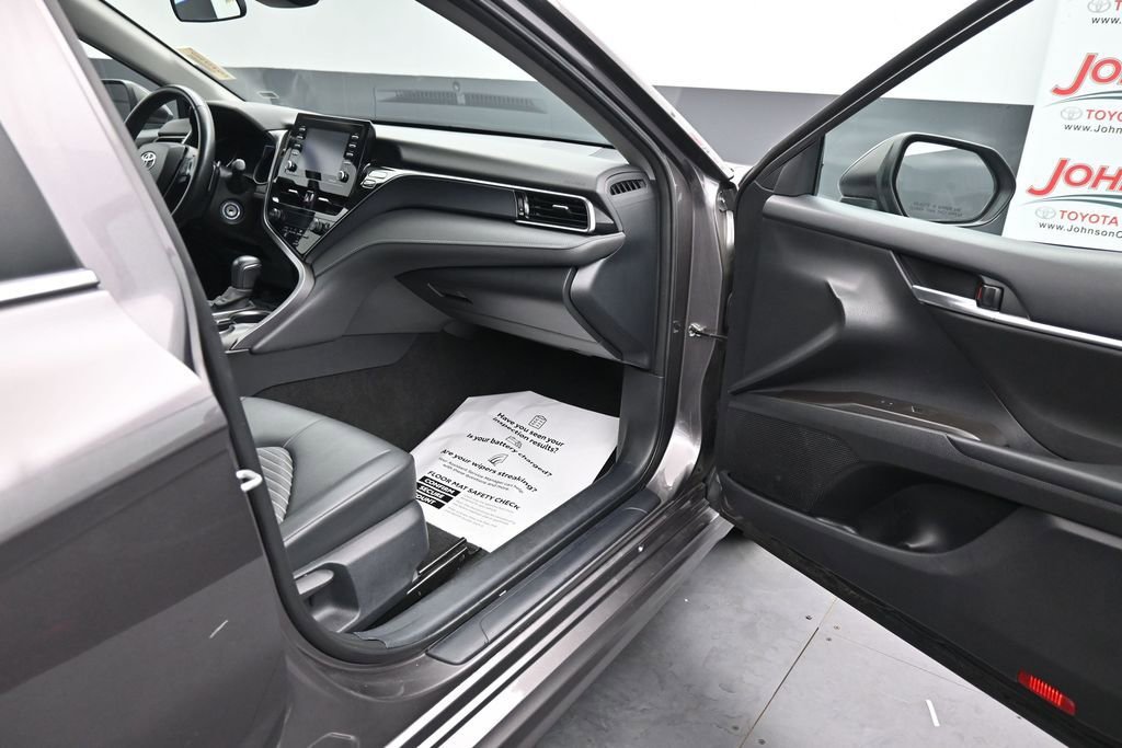 Used 2023 Toyota Camry SE FWD image 12