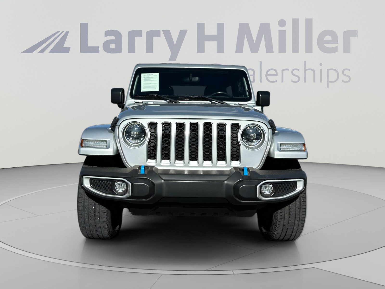 Used 2023 Jeep Wrangler Unlimited Sahara AWD/4WD image 8