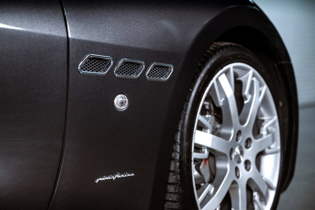 Used 2013 Maserati GranTurismo Sport RWD image 45
