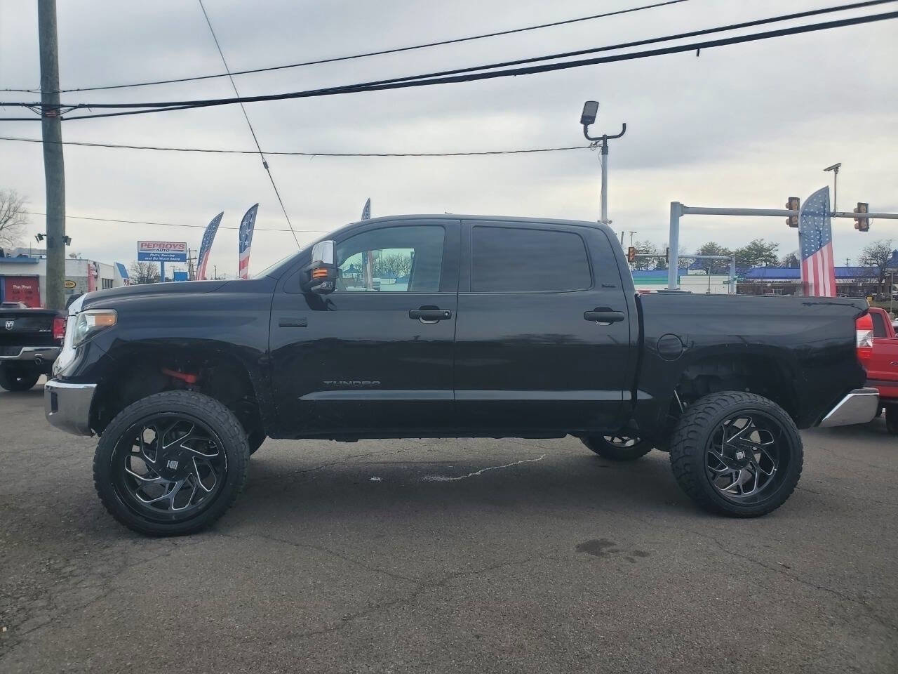 Used 2019 Toyota Tundra SR5 w/ SR5 Upgrade Package image 1