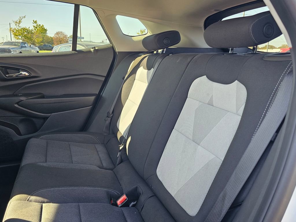 Used 2025 Chevrolet Trax LS image 26