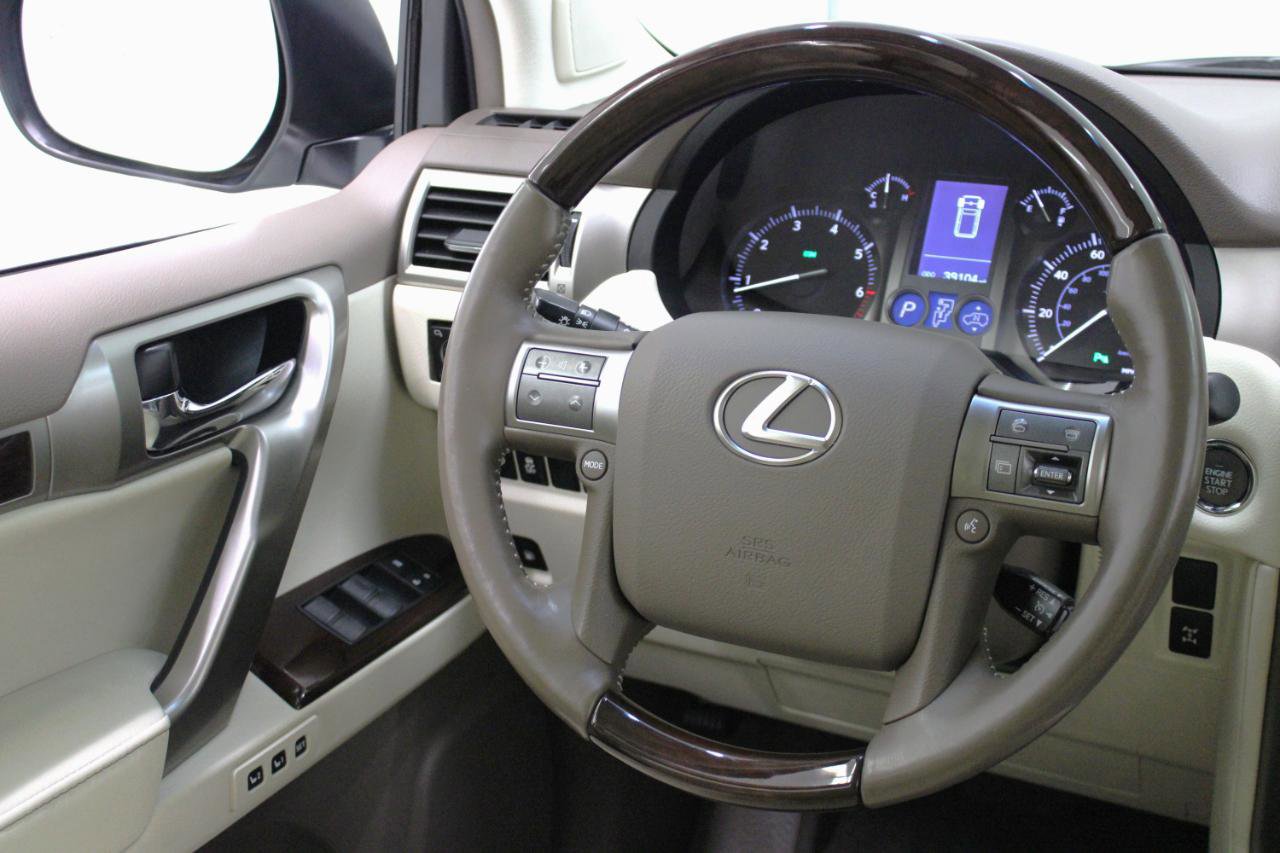 Used 2018 Lexus GX 460 Luxury w/ Preferred Accessory Package image 54