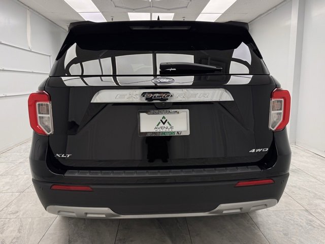Used 2023 Ford Explorer XLT w/ Equipment Group 202A image 6