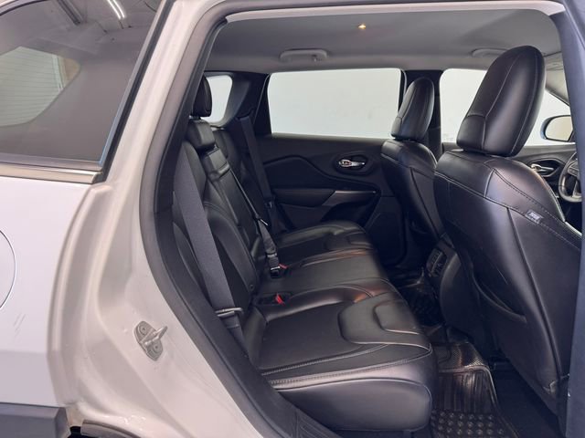 Used 2019 Jeep Cherokee Latitude Plus image 18