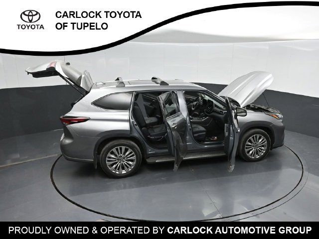 Used 2025 Toyota Highlander Platinum AWD/4WD image 66