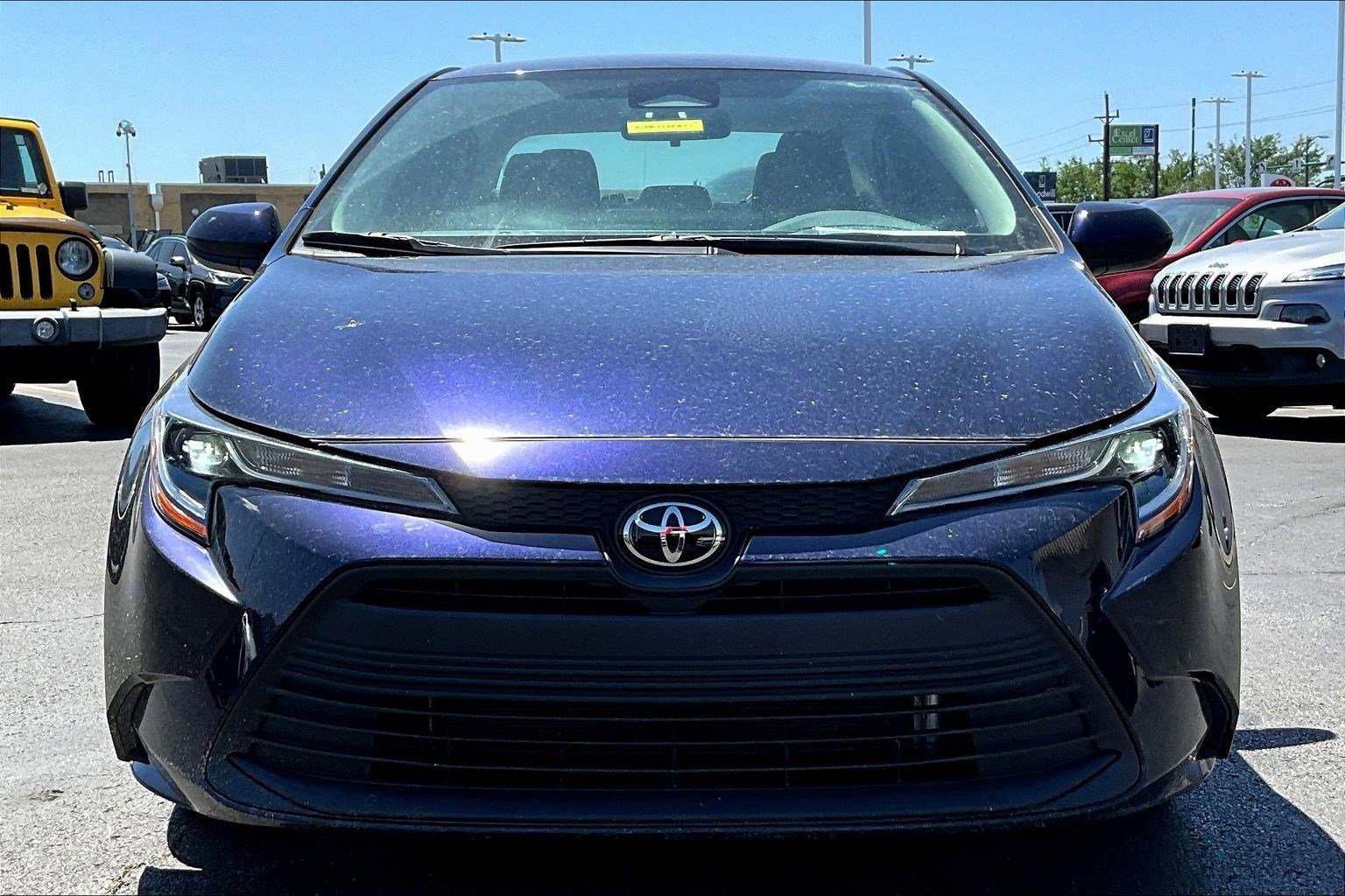 Used 2023 Toyota Corolla LE w/ Carpet Mat Package (TMS) FWD image 2
