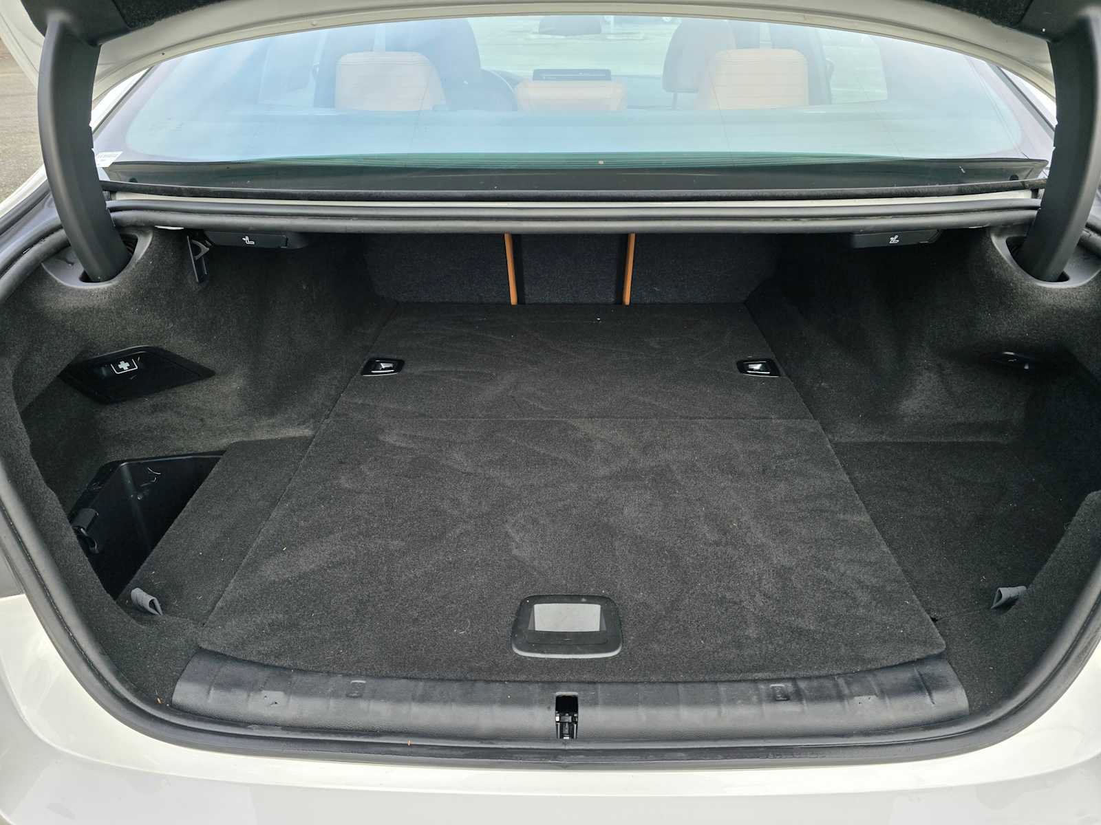 Used 2023 BMW 530e xDrive w/ Premium Package image 18