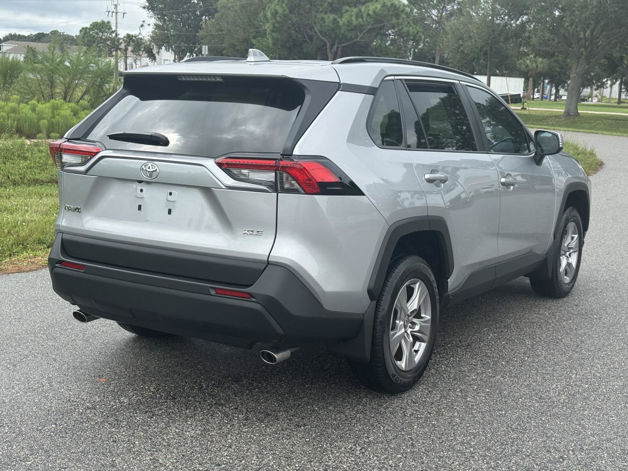 Used 2025 Toyota RAV4 XLE FWD image 5