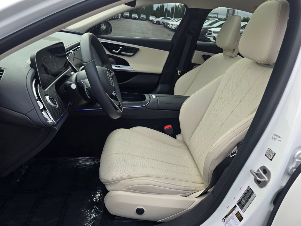 Used 2024 Mercedes-Benz E 350 4MATIC Sedan image 13