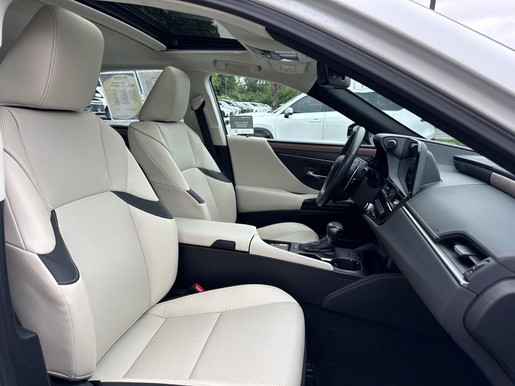 Certified 2023 Lexus ES 250 w/ Premium Package AWD/4WD image 21