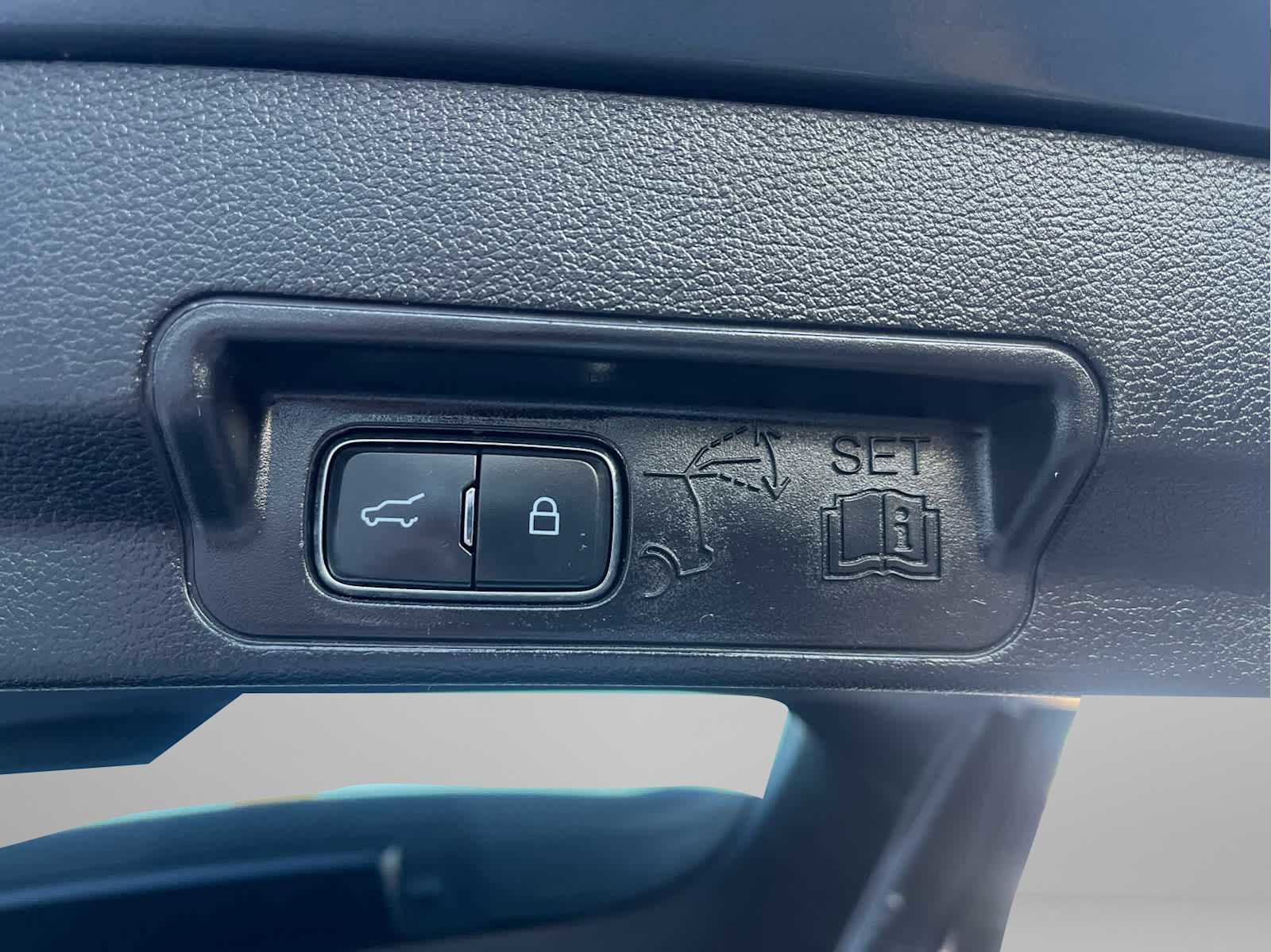 Used 2021 Ford Explorer Limited w/ Equipment Group 301A image 29