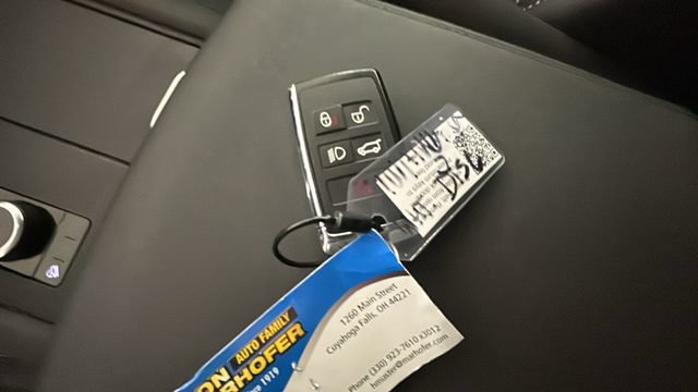 Used 2024 Land Rover Discovery S AWD/4WD image 20