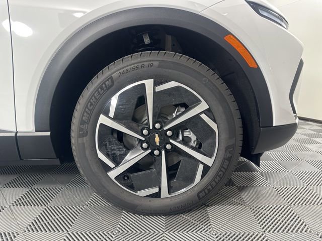 New 2026 Chevrolet Equinox EV LT AWD/4WD image 11