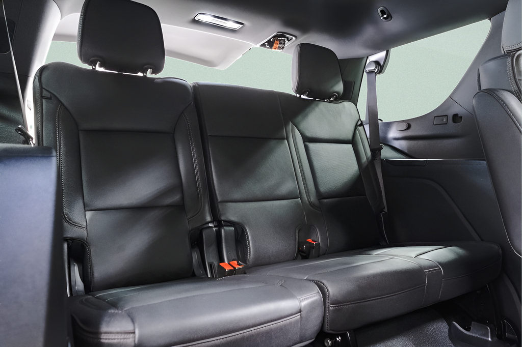 Used 2025 Chevrolet Tahoe High Country AWD/4WD image 33