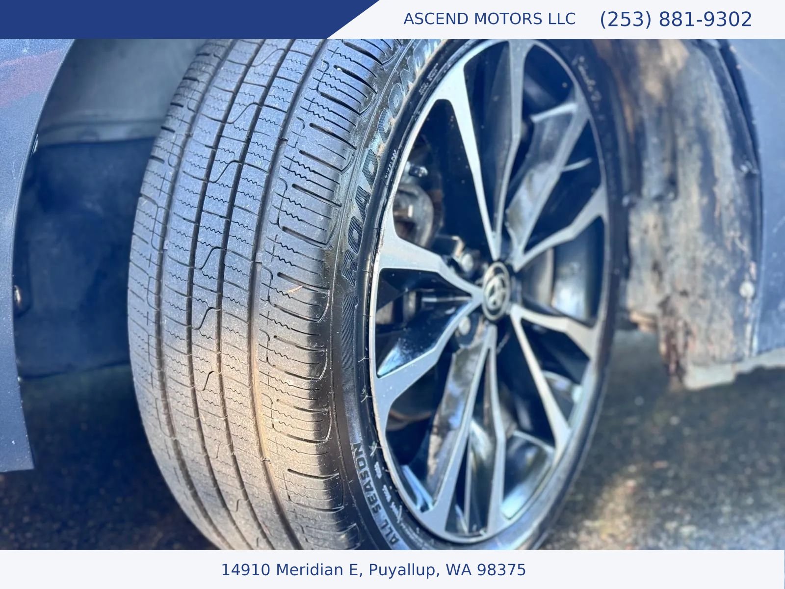 Used 2018 Toyota Corolla SE w/ SE Premium Package image 14