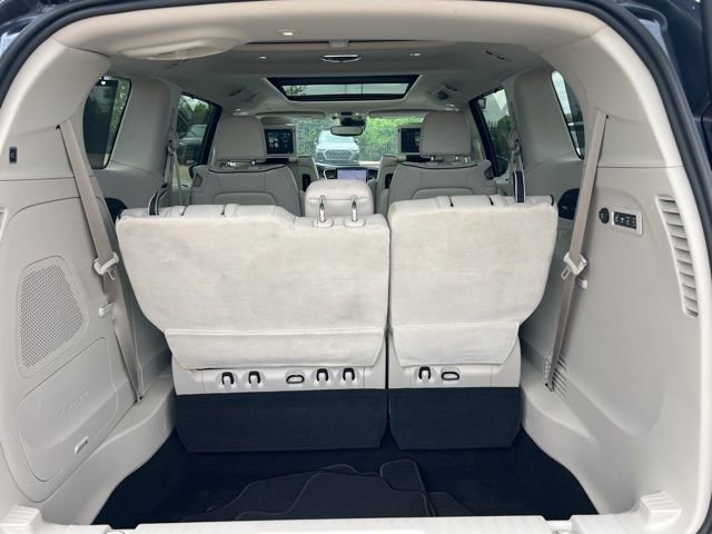 Used 2021 Chrysler Pacifica Limited w/ Uconnect Theater Family Group image 31