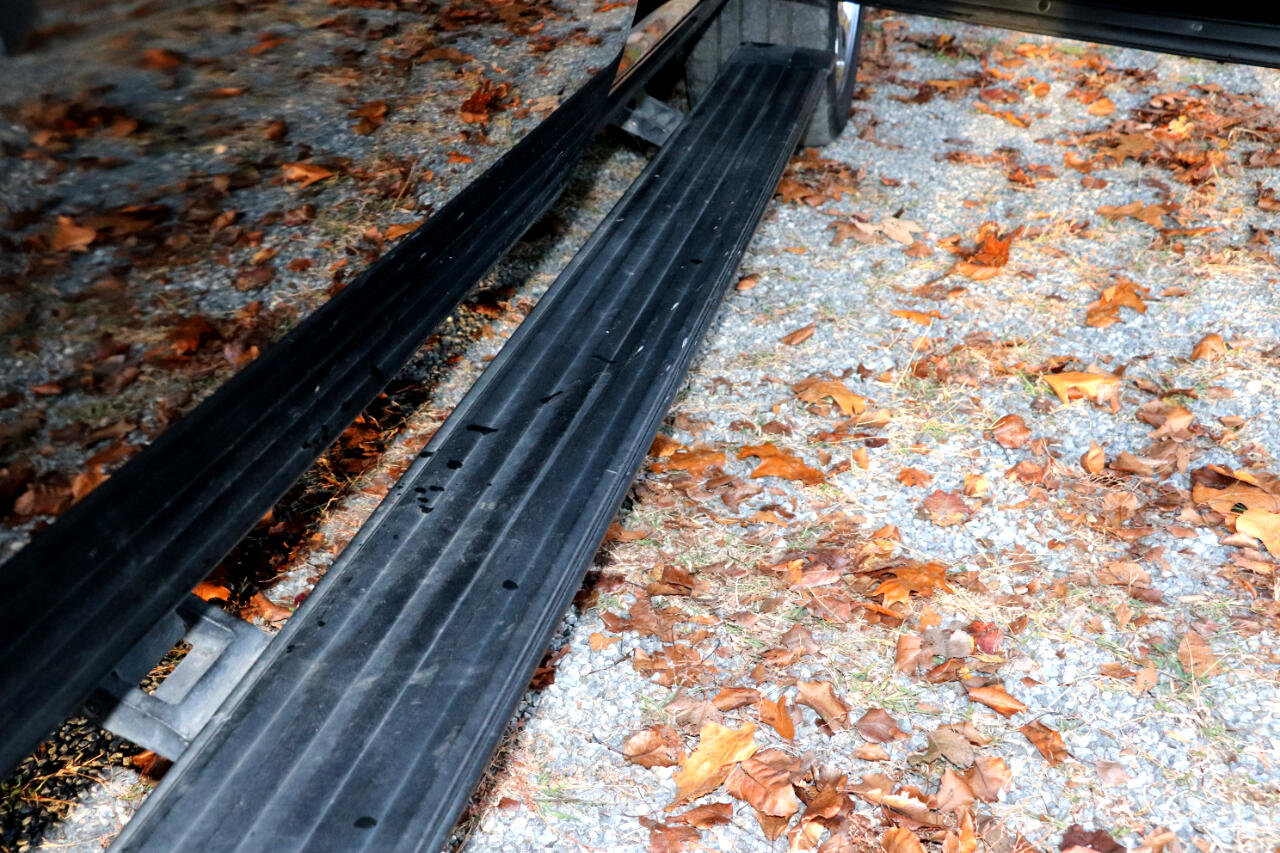 Used 2014 Cadillac Escalade ESV Premium image 22