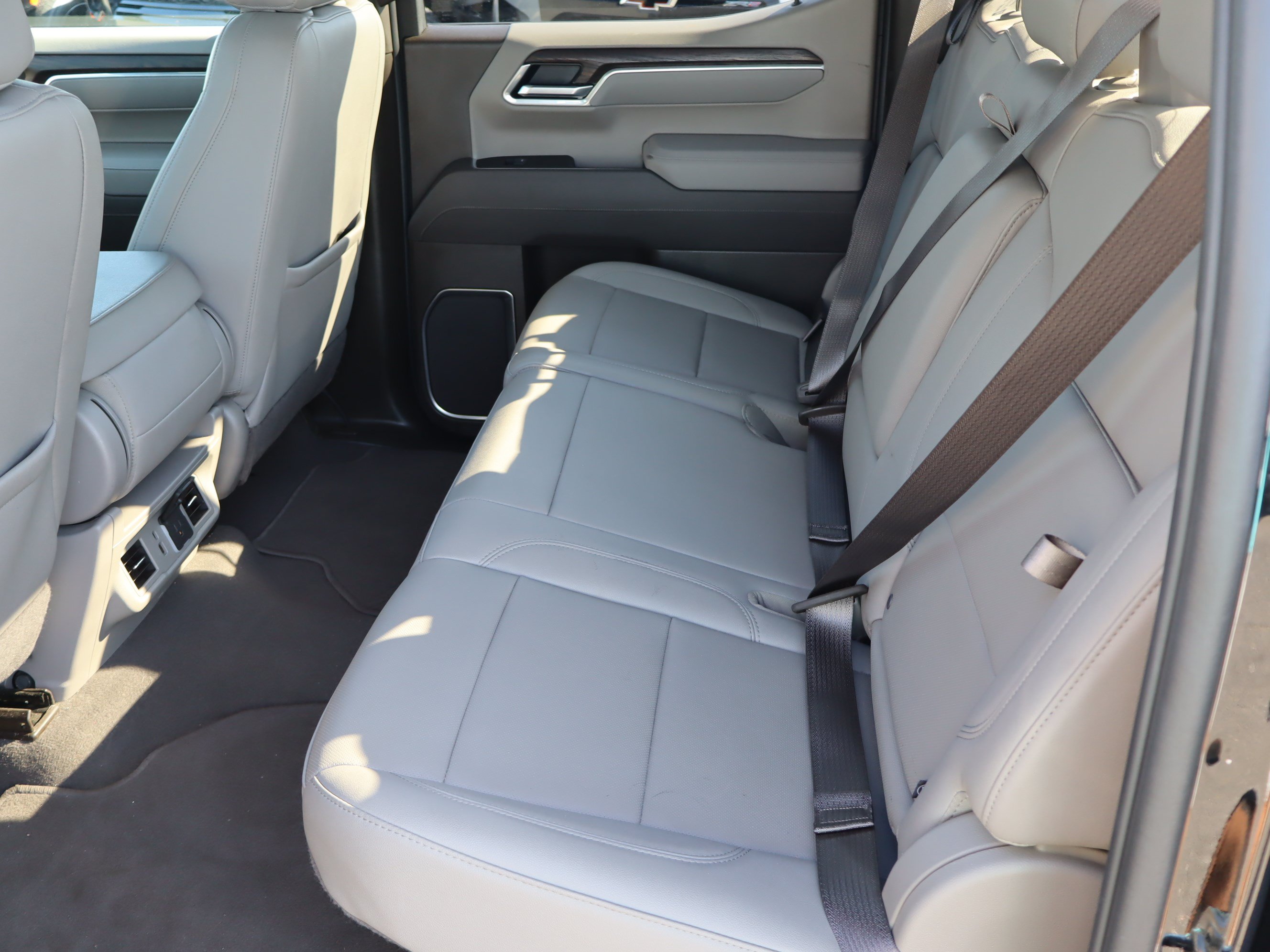 Used 2025 GMC Sierra 1500 SLT AWD/4WD image 31