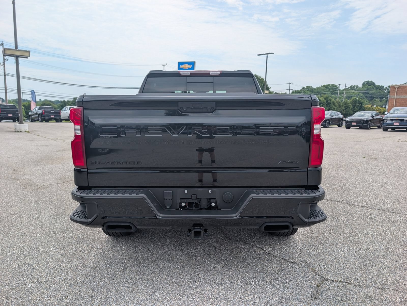 Used 2024 Chevrolet Silverado 1500 RST w/ Convenience Package II AWD/4WD image 4