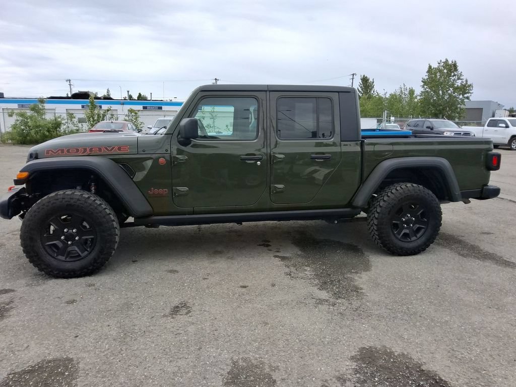 Used 2023 Jeep Gladiator Mojave AWD/4WD image 5