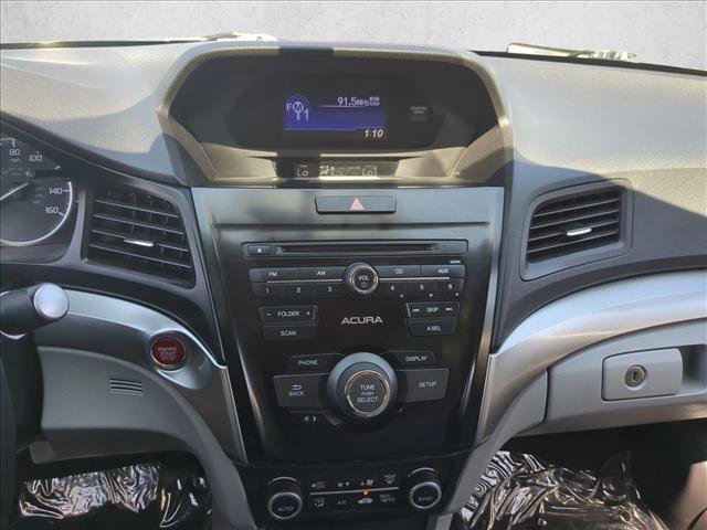 Used 2017 Acura ILX w/ AcuraWatch Plus Package FWD image 15