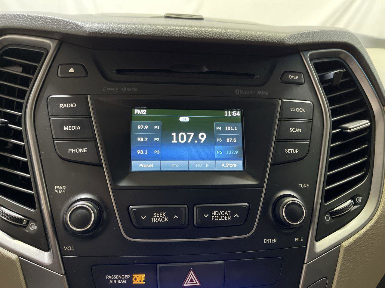 Used 2015 Hyundai Santa Fe GLS w/ Option Group 02 AWD/4WD image 16