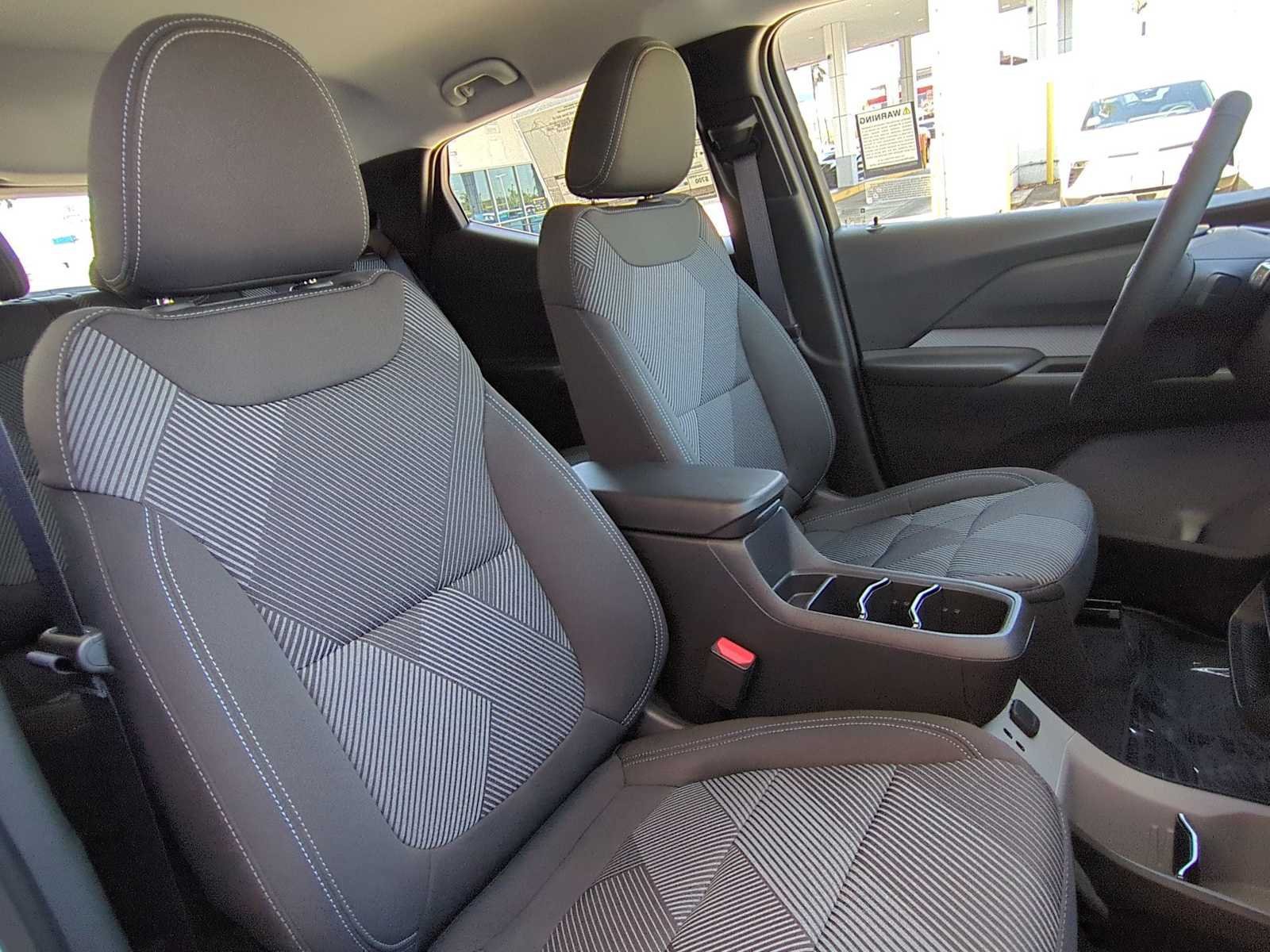 New 2027 Chevrolet Bolt LT w/ Comfort Package FWD image 27