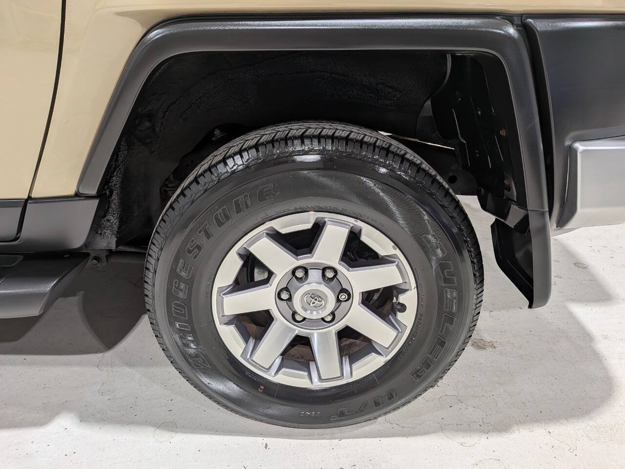 Used 2014 Toyota FJ Cruiser 4WD w/ Upgrade Package image 29