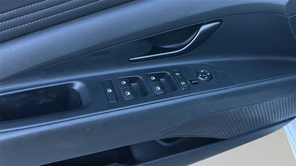 Certified 2025 Hyundai Elantra Sport image 10