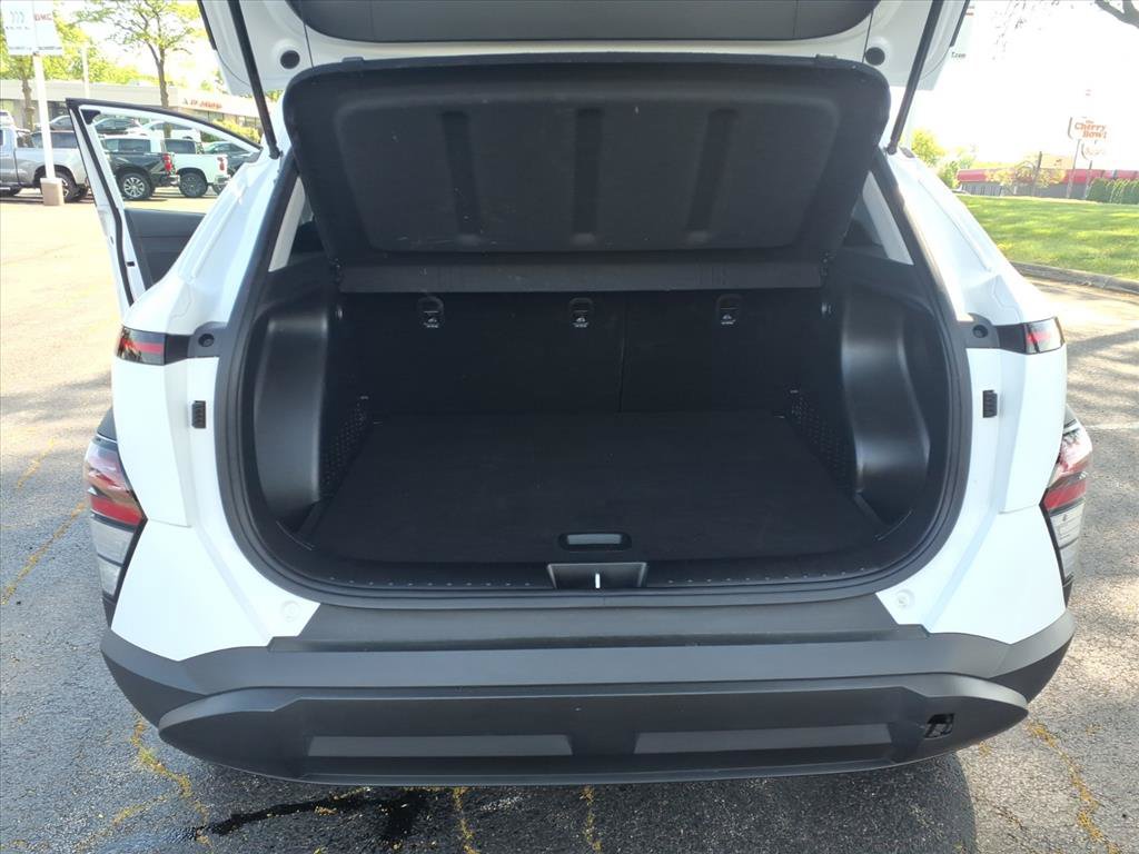 Used 2025 Hyundai Kona SEL AWD/4WD image 30