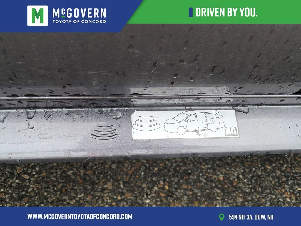 Used 2022 Toyota Sienna XLE w/ XLE Plus Package image 28