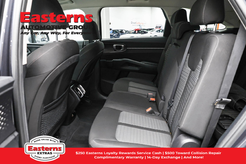 Used 2022 Kia Sorento LX AWD/4WD image 19