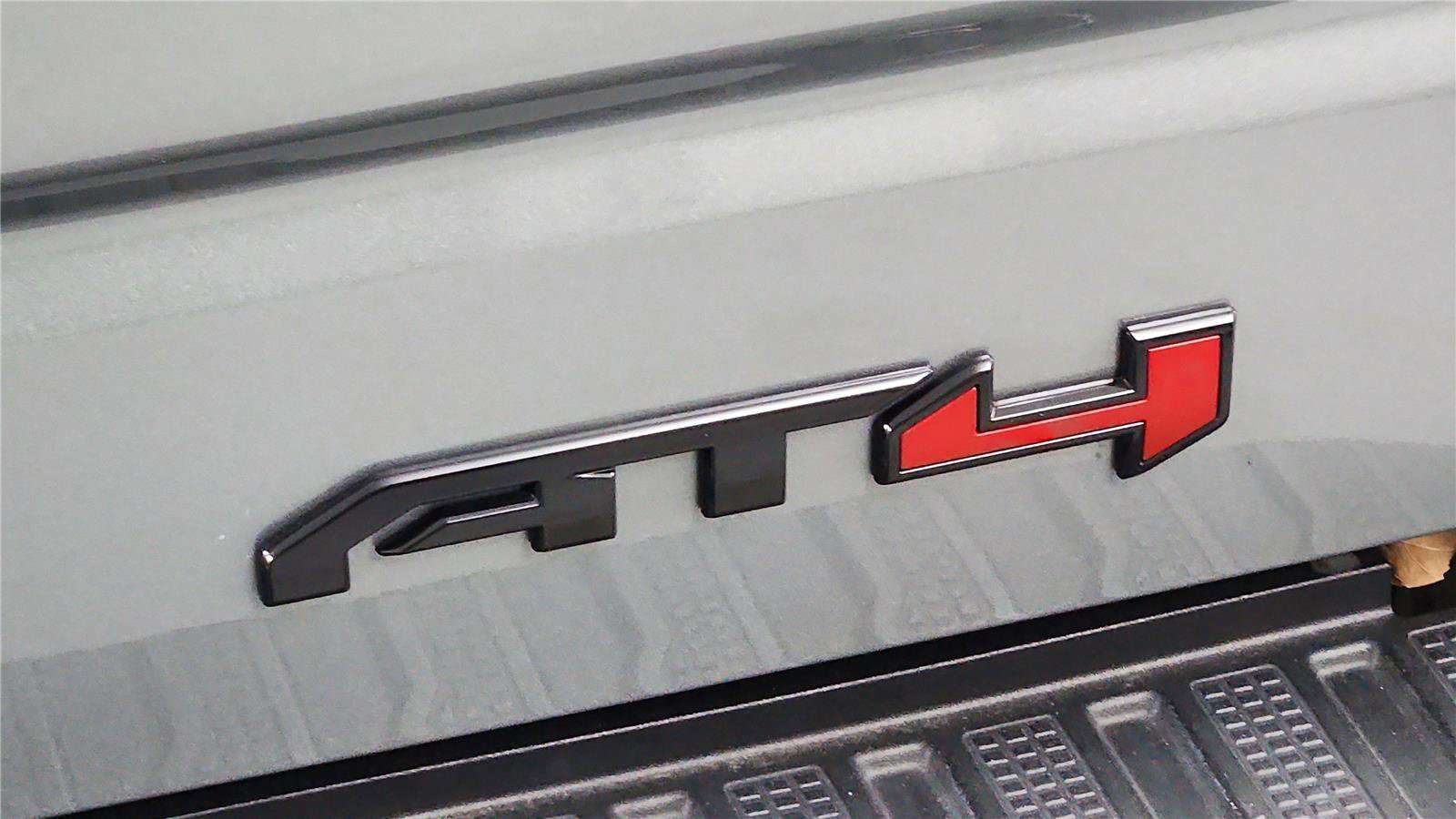 Used 2023 GMC Sierra 1500 AT4 w/ Technology Package image 26