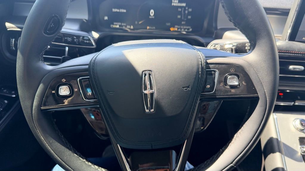 Used 2023 Lincoln Aviator AWD image 22