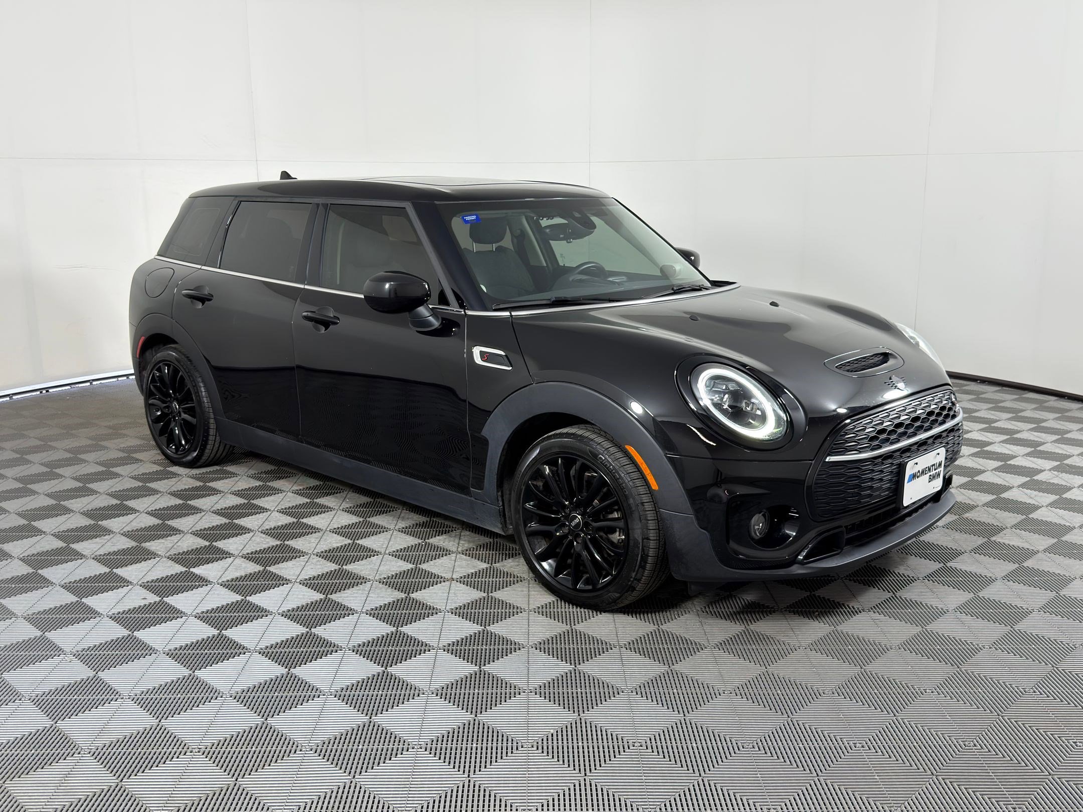 Used 2022 MINI Cooper Clubman S w/ Premium Package image 7