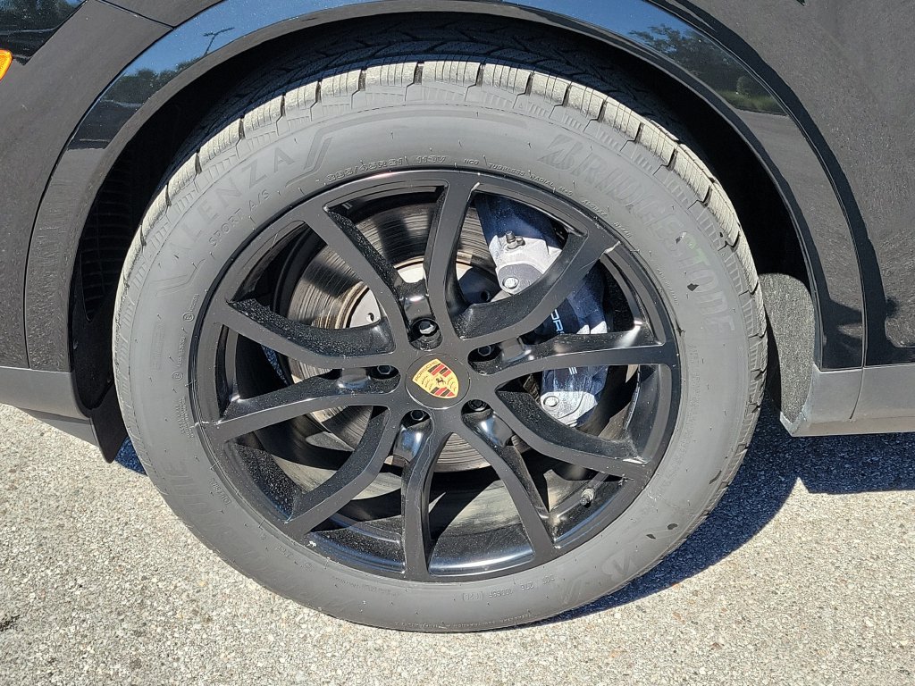 Certified 2026 Porsche Cayenne Coupe AWD/4WD image 12