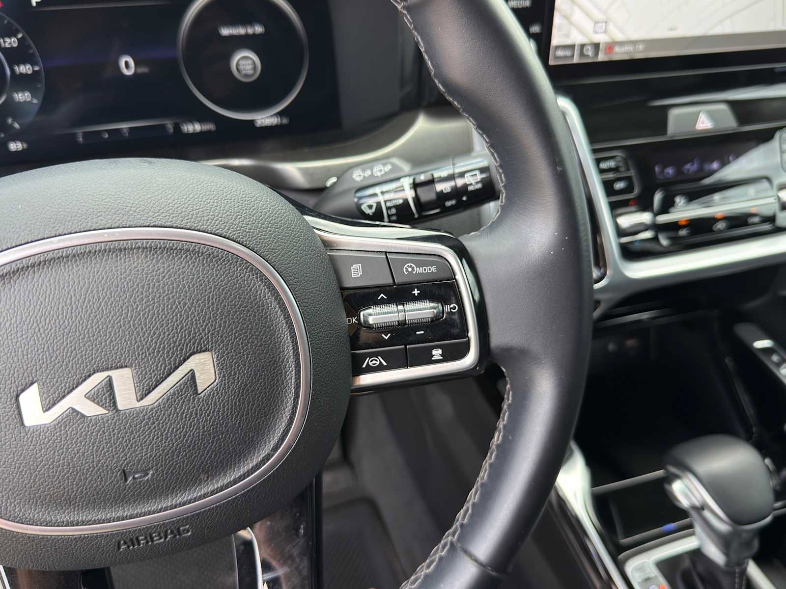 Certified 2023 Kia Sorento SX image 17