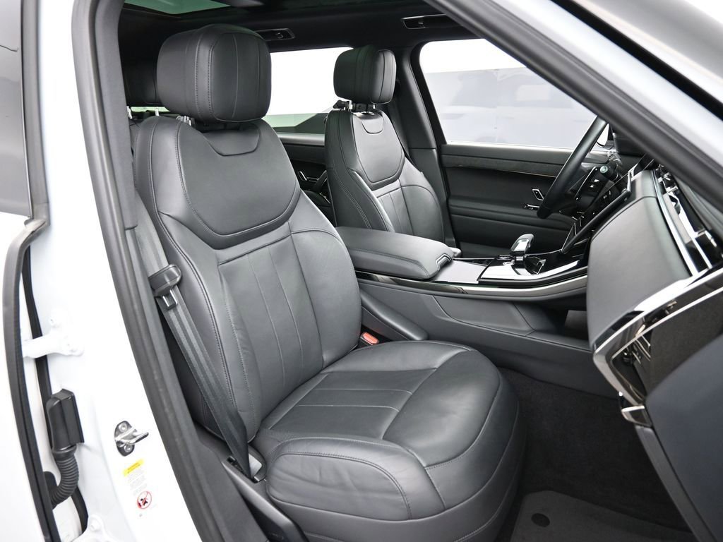Used 2024 Land Rover Range Rover Sport Dynamic SE AWD/4WD image 29