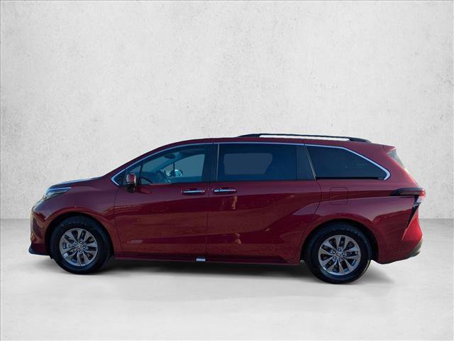 Used 2023 Toyota Sienna XLE FWD image 9